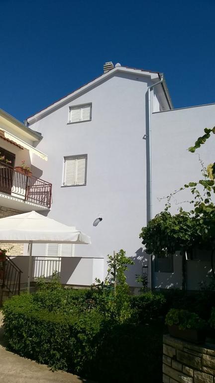 Apartment Saric Sukošan Oda fotoğraf